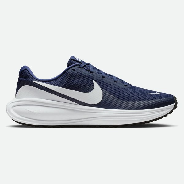 Nike Revolution 8